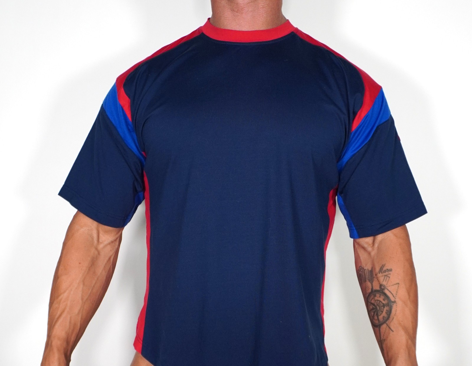 BLUE & RED SHORT SLEEVE COTTON/NYLON SHIRT LARGE gallery
