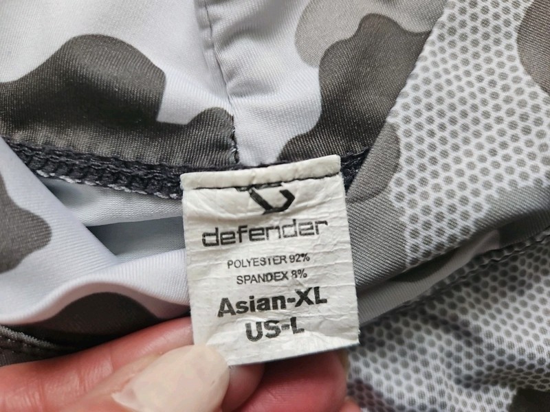 Defender Men's Large Gray Winter Camo Long Sleeve Athletic Cut Dri Fit Sports gallery