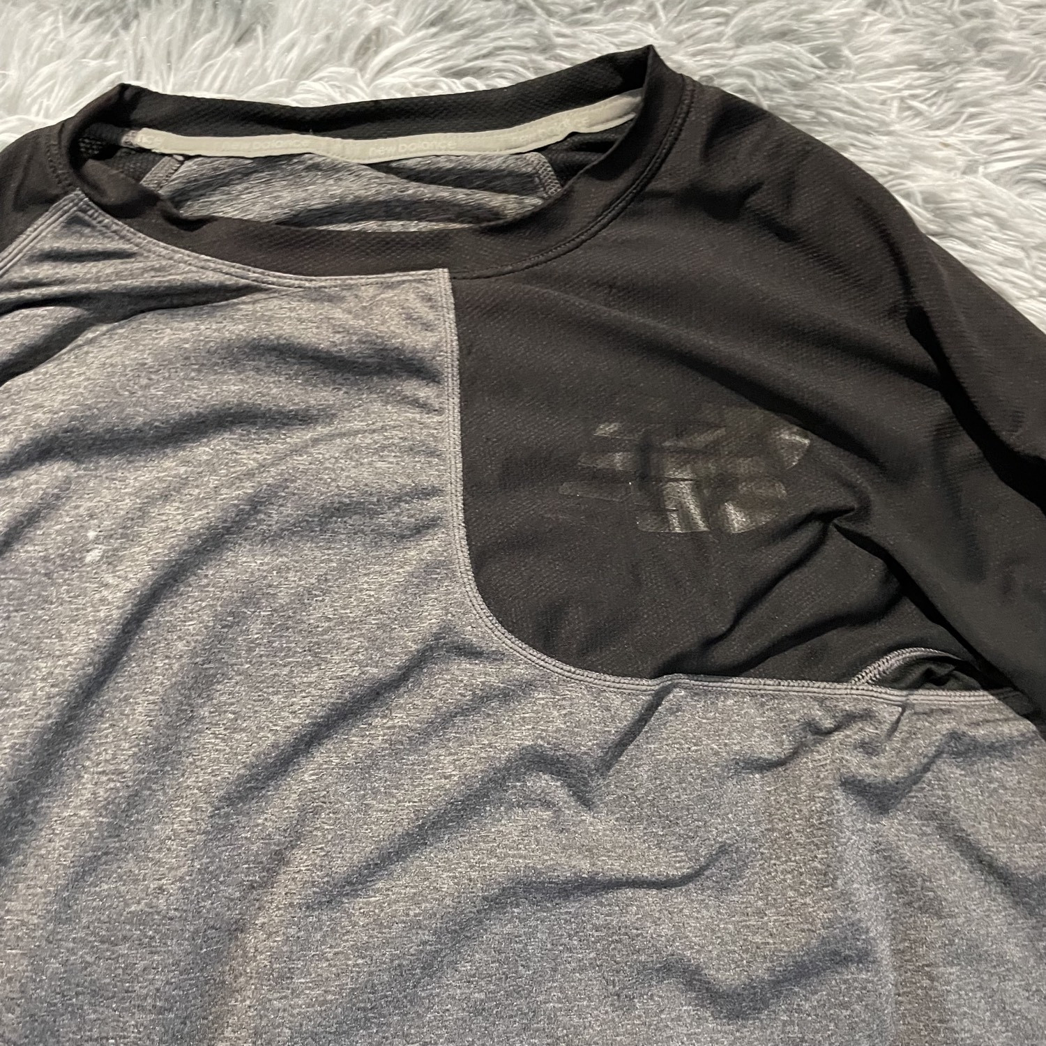 New Balance Black & Gray Colorblock Long Sleeve Athletic Shirt Men's Large gallery