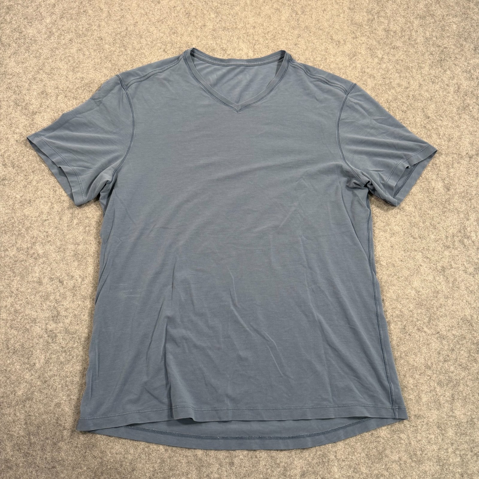 Lululemon Slate Blue 5 Year Basic Short Sleeve V-Neck T-Shirt Men's Size M gallery