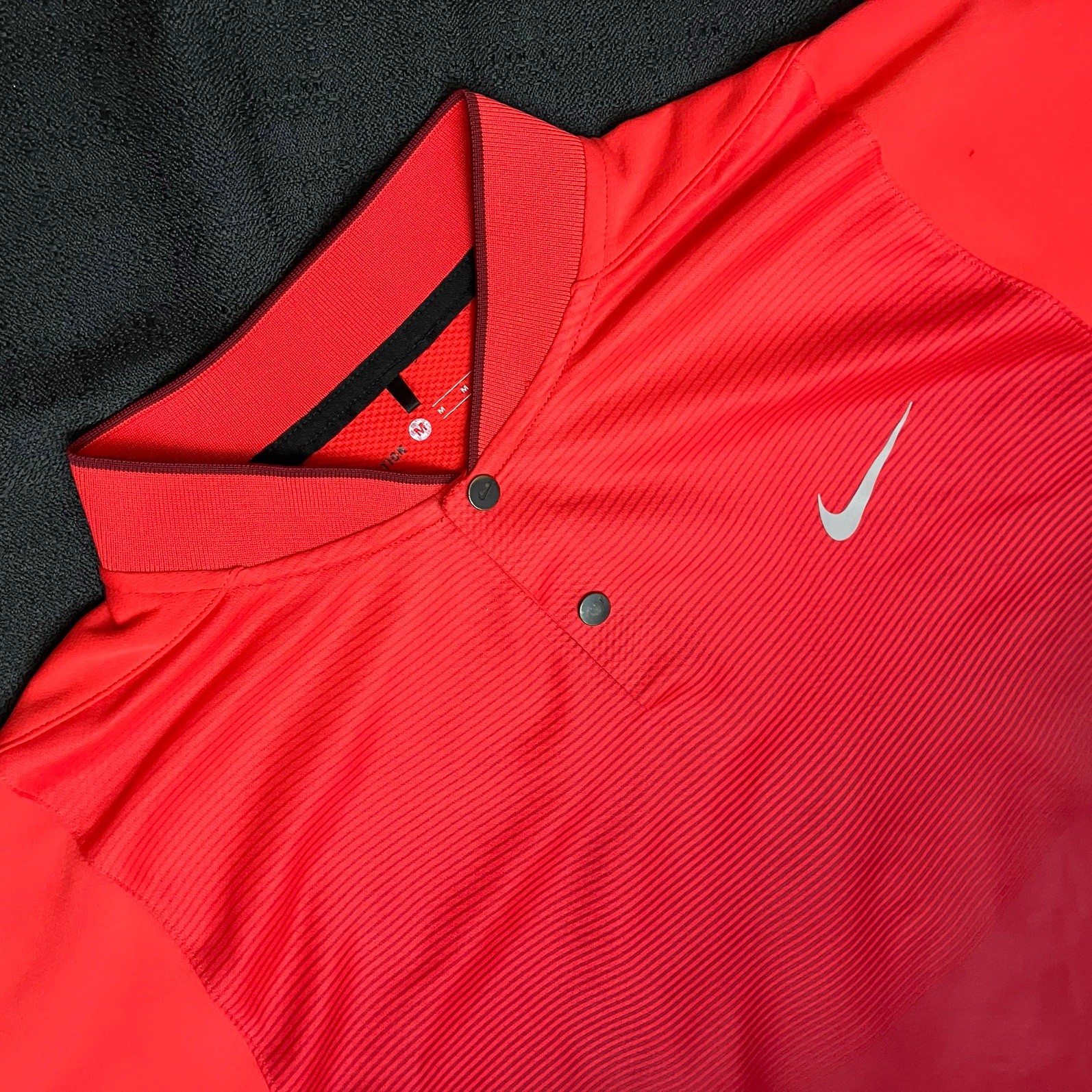 Nike Golf Tiger Woods MM Velocity Sphere Blade Polo 803200 696 Sunday Red Sz M gallery