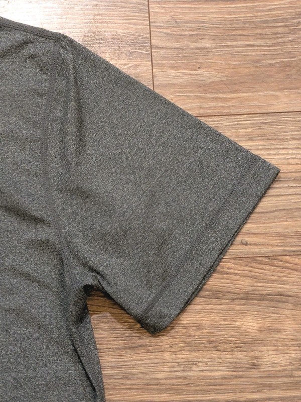 Vuori Tradewind Performance Pocket Tee Mens Gray SS Crew Neck - L EUC gallery