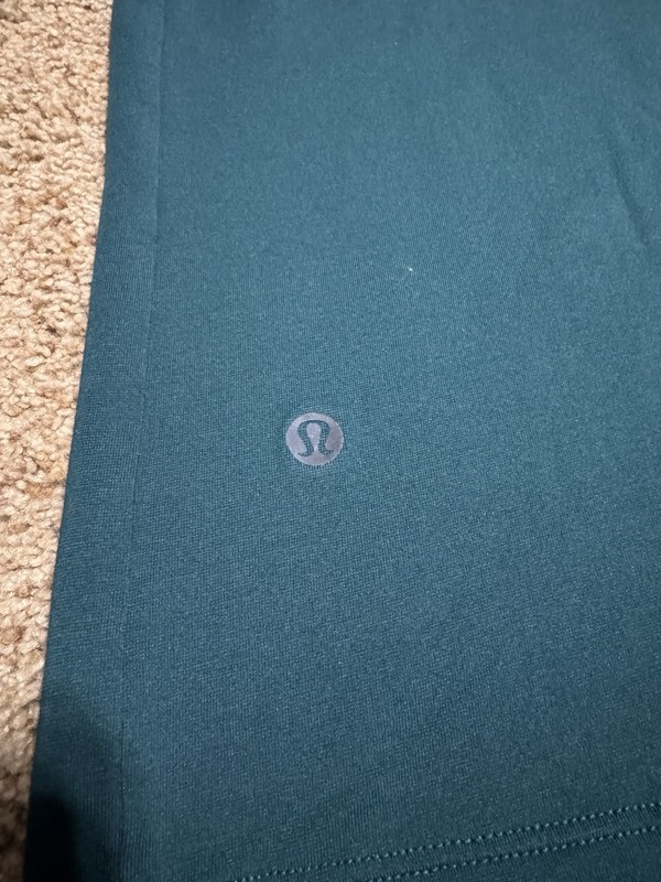 NEW Lululemon Men’s Size Medium Storm Teal Zeroed In Short Sleeve Shirt gallery