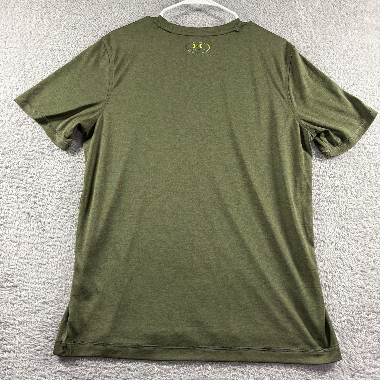 Under Armour Performance Shirt Mens Medium Green Loose Fit Heat Gear gallery