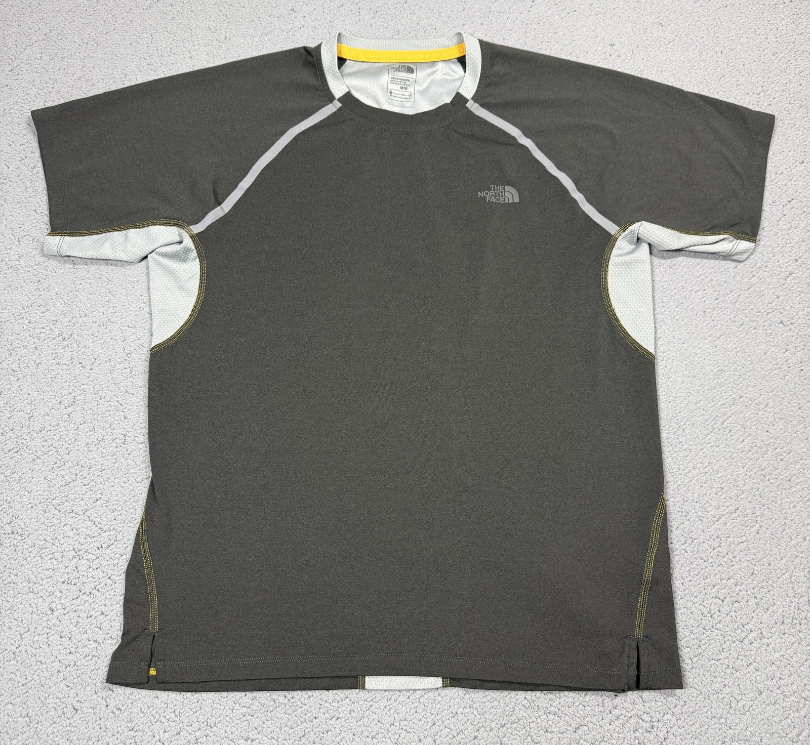 The North Face FlashDry XD Shirt Mens Medium Gray Short Sleeve Raglan Top gallery