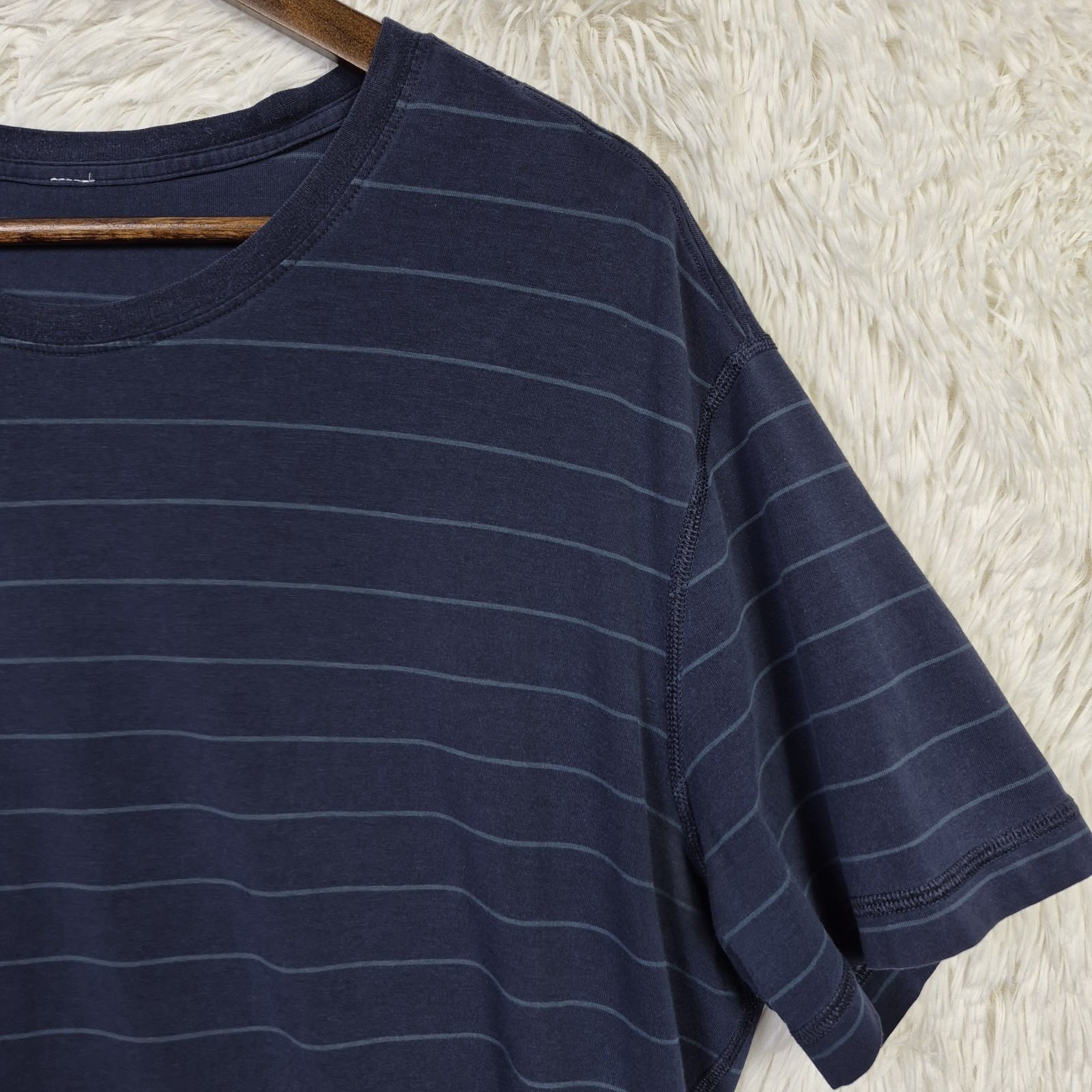 Lululemon 5 Year Basic T Vitasea Fabric Size XL Striped Navy Athleisure gallery