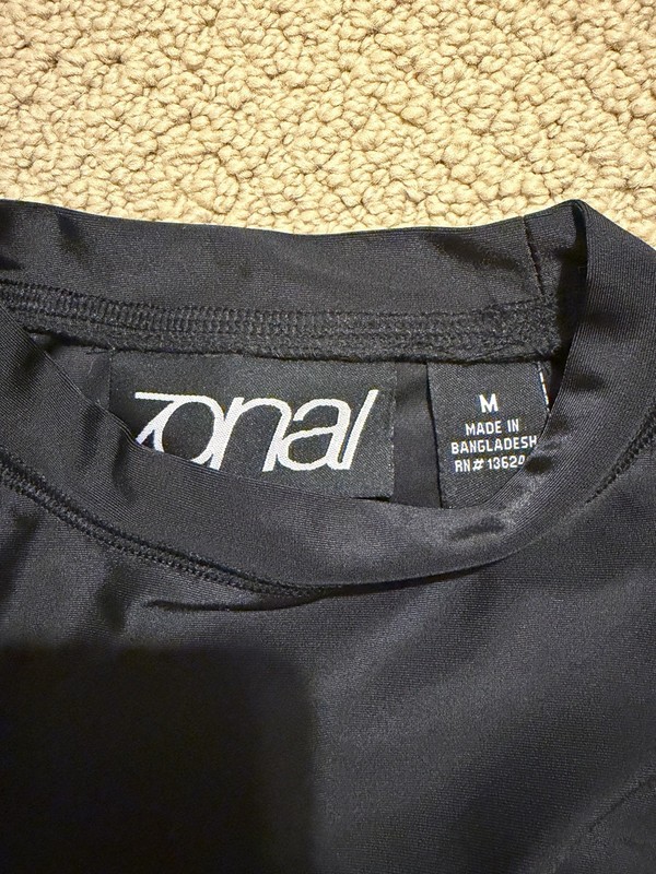 Zonal 50 UV Protection Rash Guard Swim Sun Shirt (Men’s Size Medium) gallery