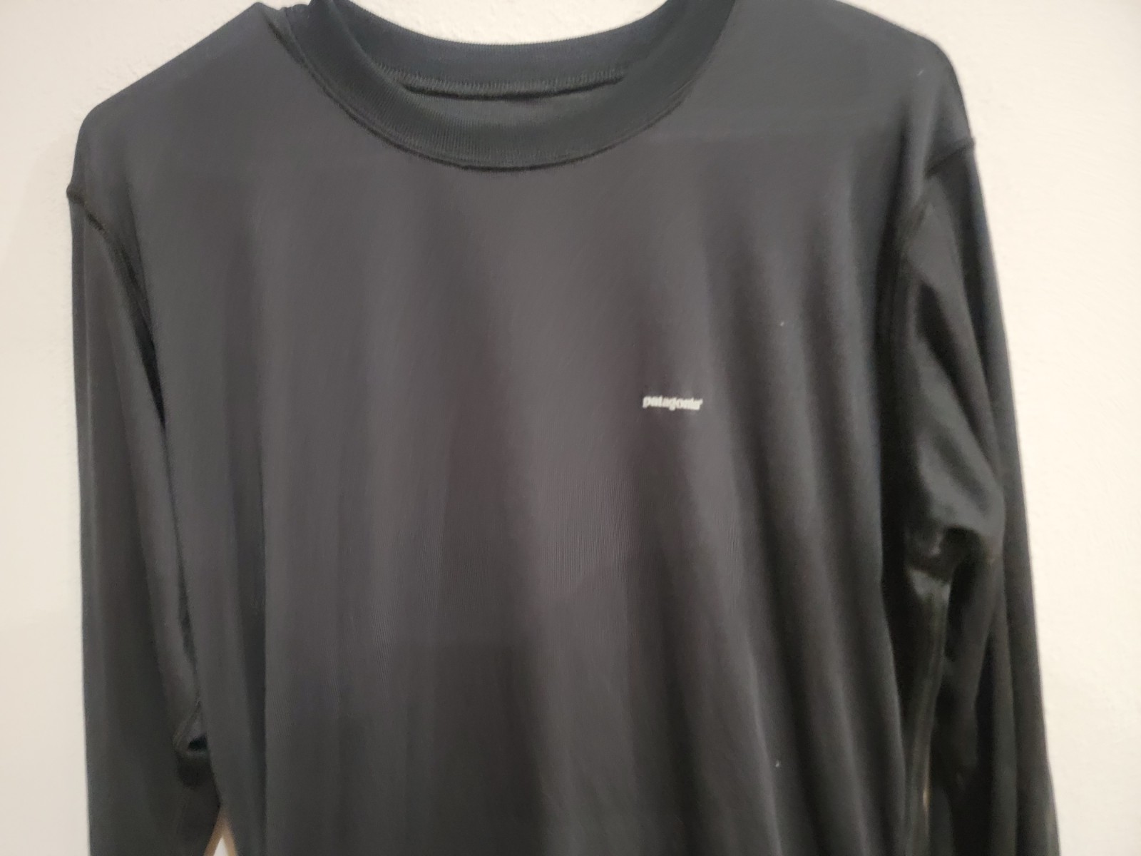 Patagonia Performance Base Layer Capilene Black Shirt Long Sleeve Size L gallery
