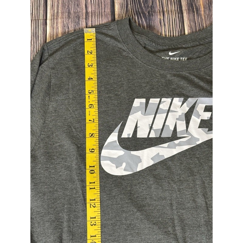 Nike THE NIKE TEE Mens Athletic Sz L Gray Long Sleeve logo Camo Camouflage Shirt gallery