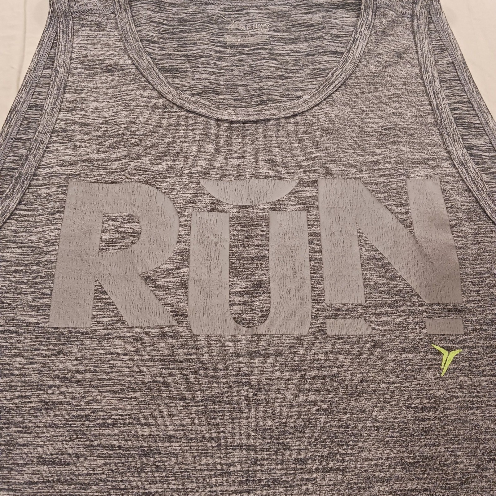 Old Navy Active Mens M Go-Dry RUN Graphic Tank Top Gray Heather Space Dye Large gallery