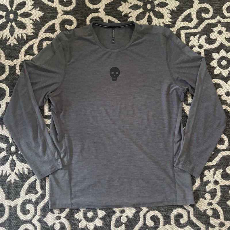 Ten Thousand Interval Versatile Shirt Mens XL Long Sleeve Gray Skull Gym gallery