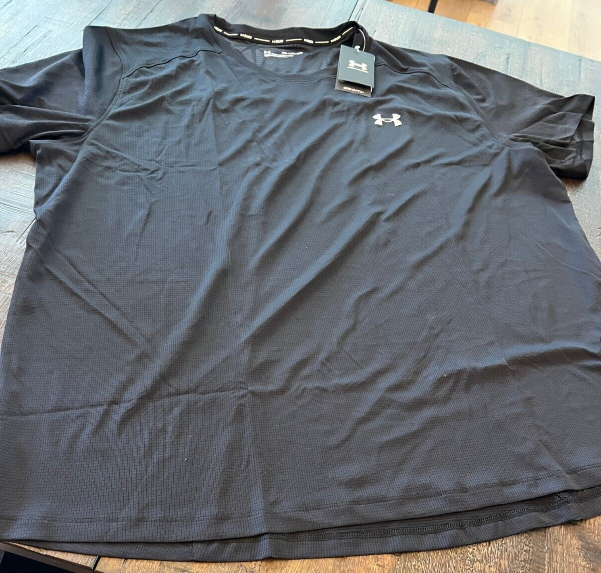 NWT - Mens UNDER ARMOUR - Coolswitch - Fitted Black Short Sleeve Shirt (3XL) gallery
