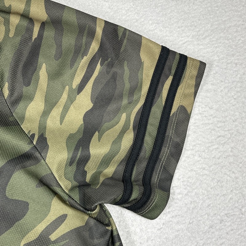 Forever 21 Camo Baseball Jersey Men’s M Green Forest Camouflage gallery