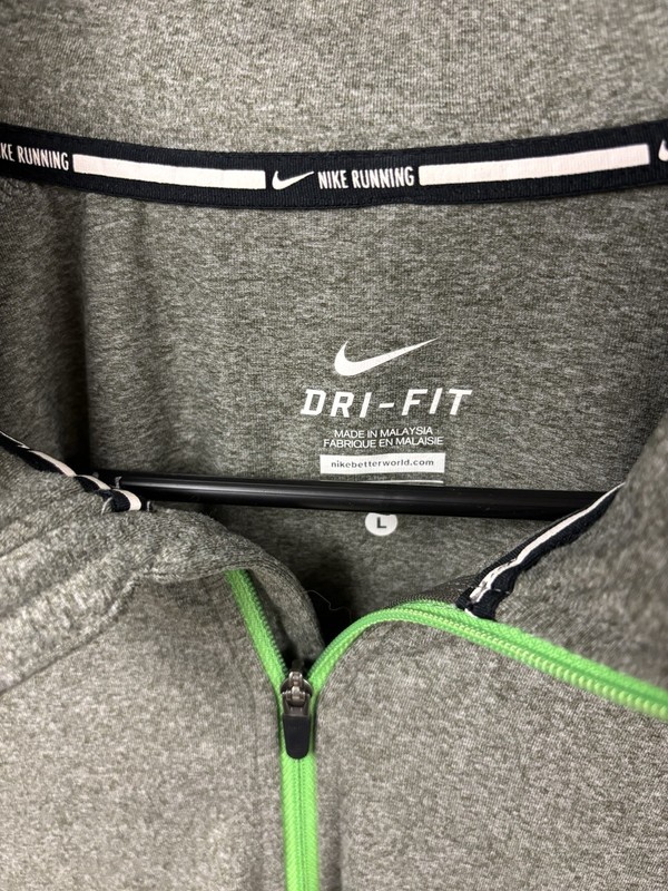 Nike Running Dri-Fit Q-Zip Size Large. Activewear. Poly/Spandex Blend. EUC. gallery