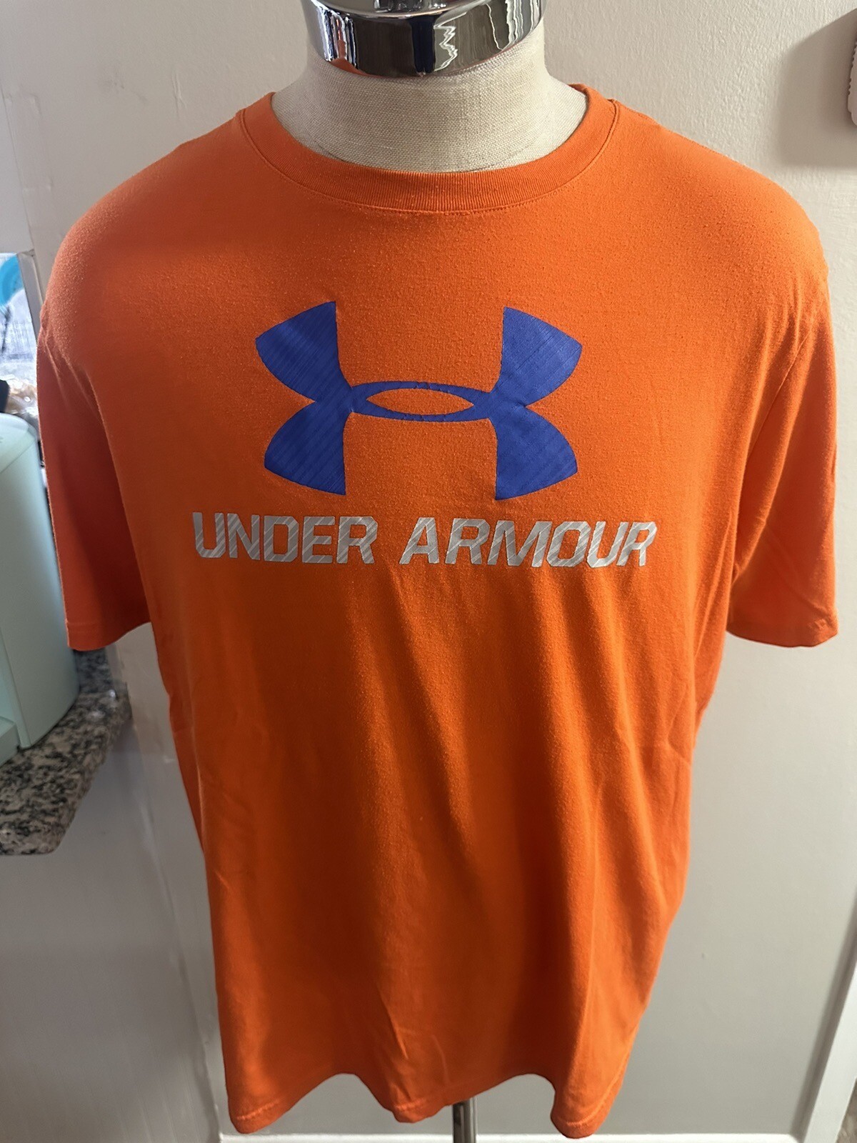 Under Armour Men's Large Orange and Blue Regular Fit Athletic Workout Shirt gallery
