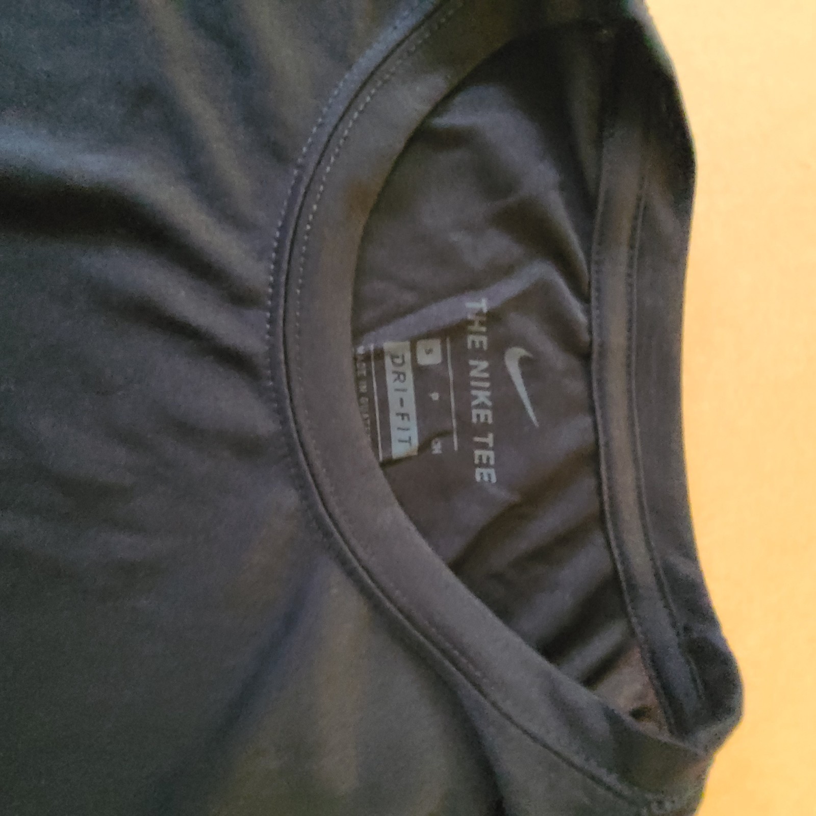 Nike Dri-Fit Men's T-Shirt Size Small gallery