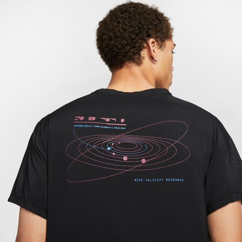Nike Rise 365 Running T-Shirt Hybrid Feather light. Men’s Size LG Black gallery