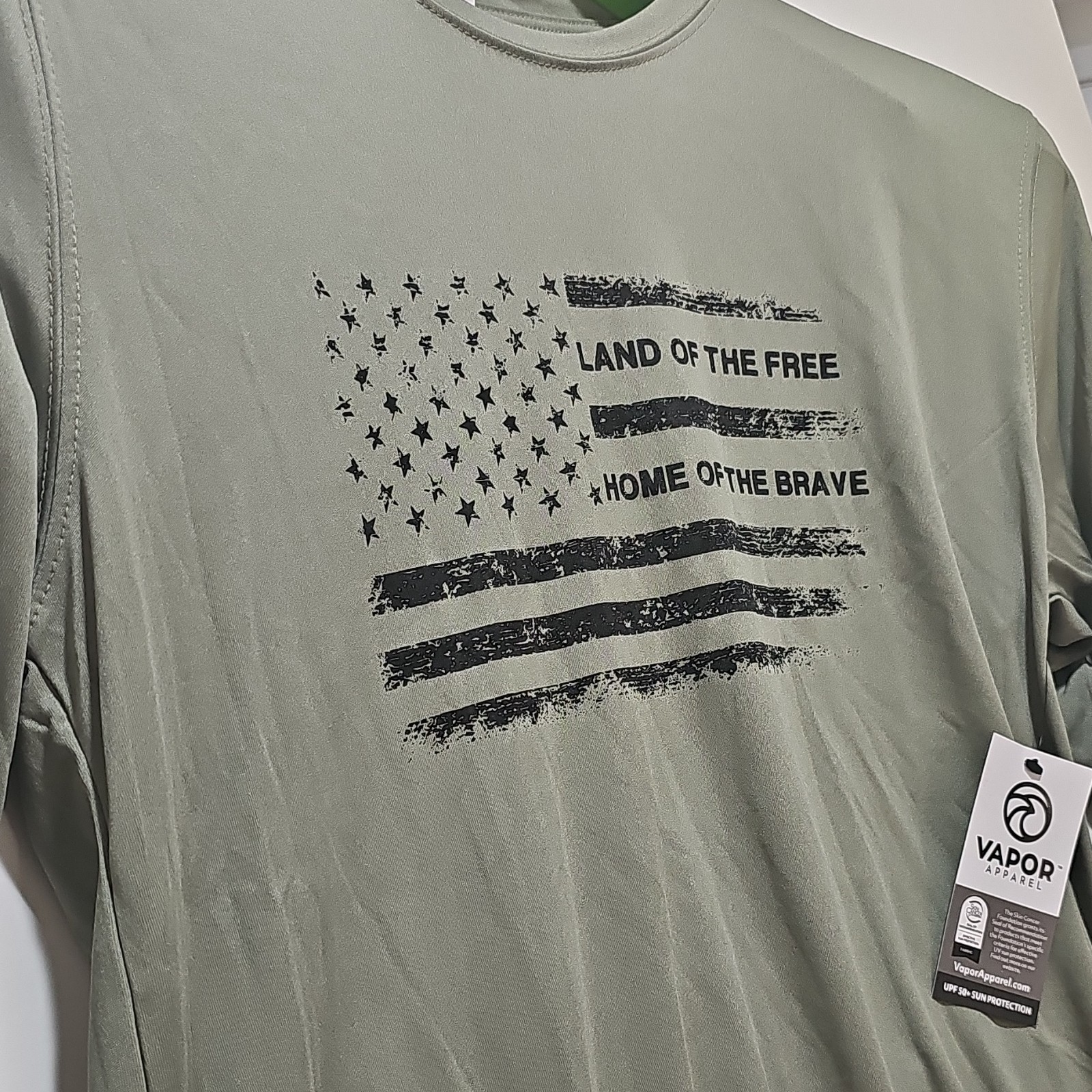 NWT Vapor Apparel Land of the Free Patriotic Men's Medium Long Sleeve Shirt gallery