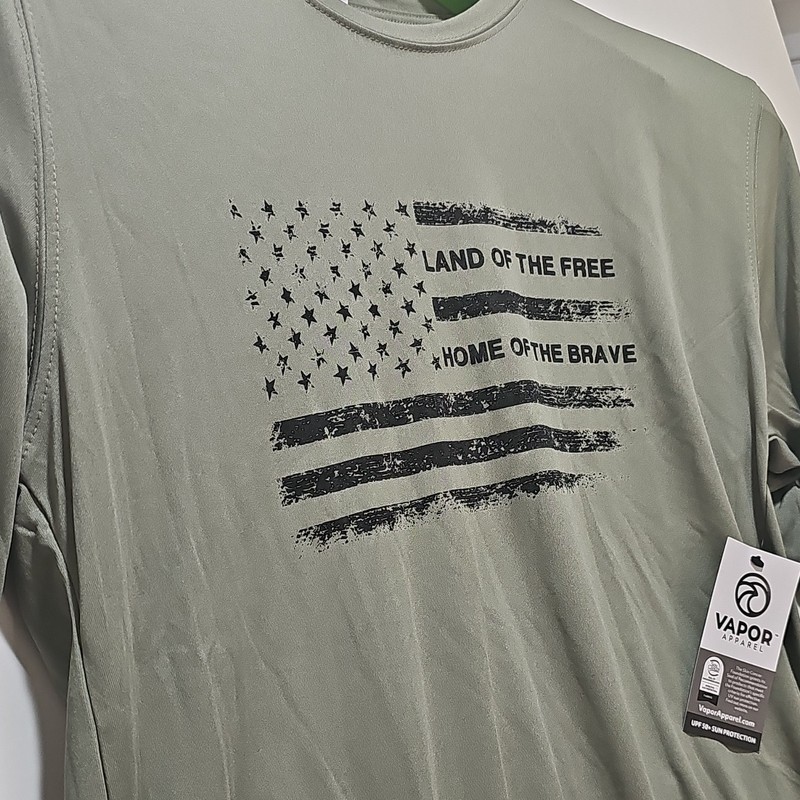 NWT Vapor Apparel Land of the Free Patriotic Men's Medium Long Sleeve Shirt gallery