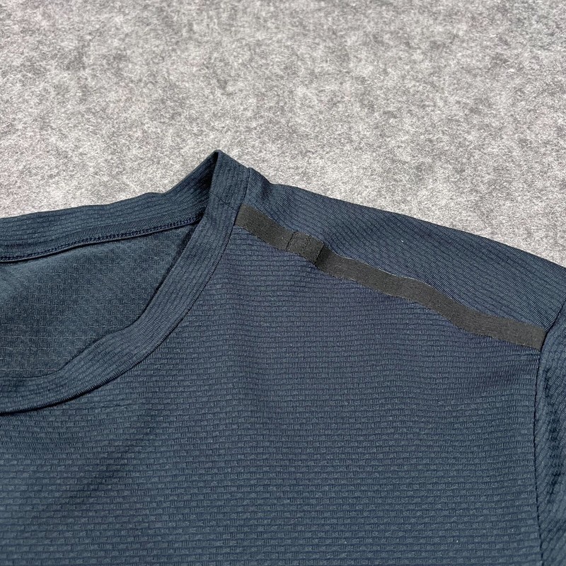 Lululemon True Navy Blue Black Long Sleeve Performance Tee T-Shirt Mens Size M gallery
