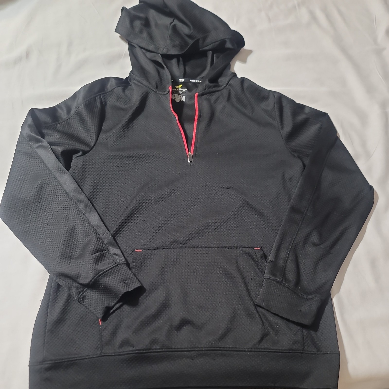 Tech Gear Black With Red Quarter Zip Lightweight Pullover. Size L See Pictures gallery