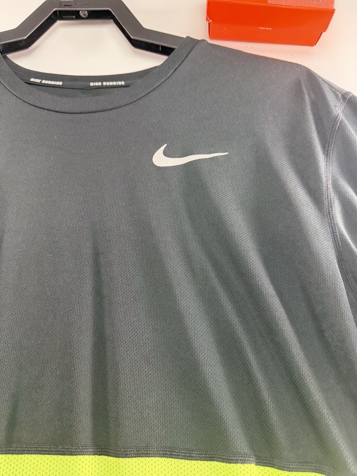 Nike Men Running Racer Tee T-shirt Size XL 644396-702 gallery