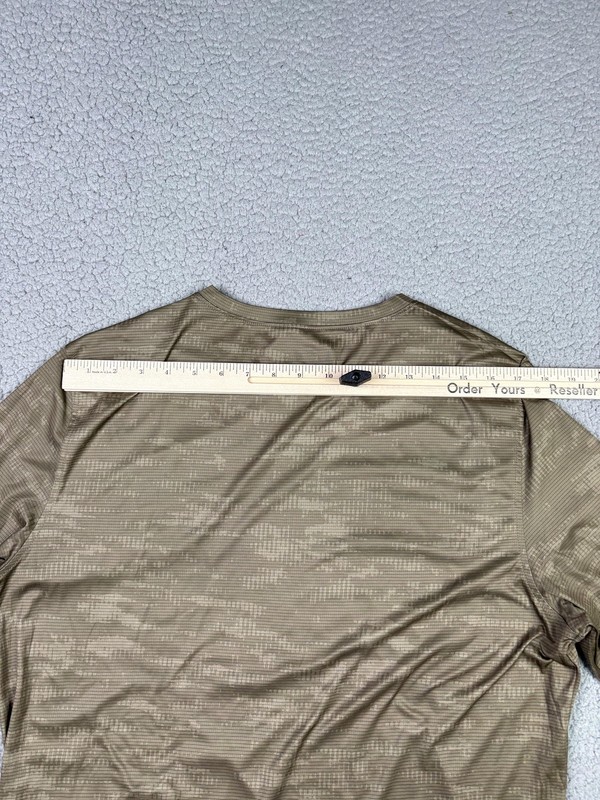 Chubbies Shirt Mens LG Brown Long Sleeve Performance Geometric Crew Lightweight gallery