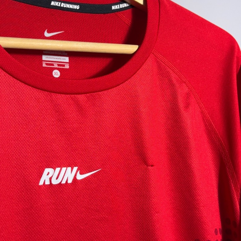 Nike Running Center Swoosh Shirt Mens Size XL Zoned Cooling Long Sleeve Red Gym gallery