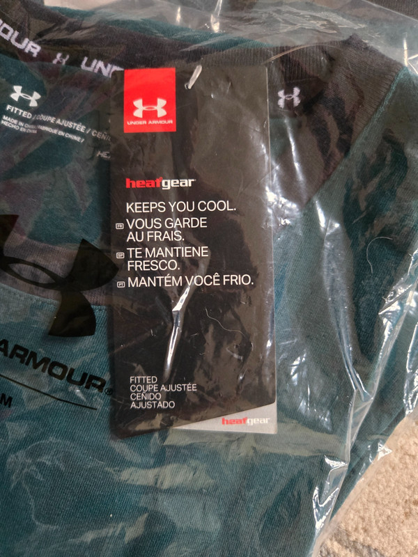 Under Armour Charged Baseline Long Line Wicking Athletic Fit Arden Green T-Shirt gallery