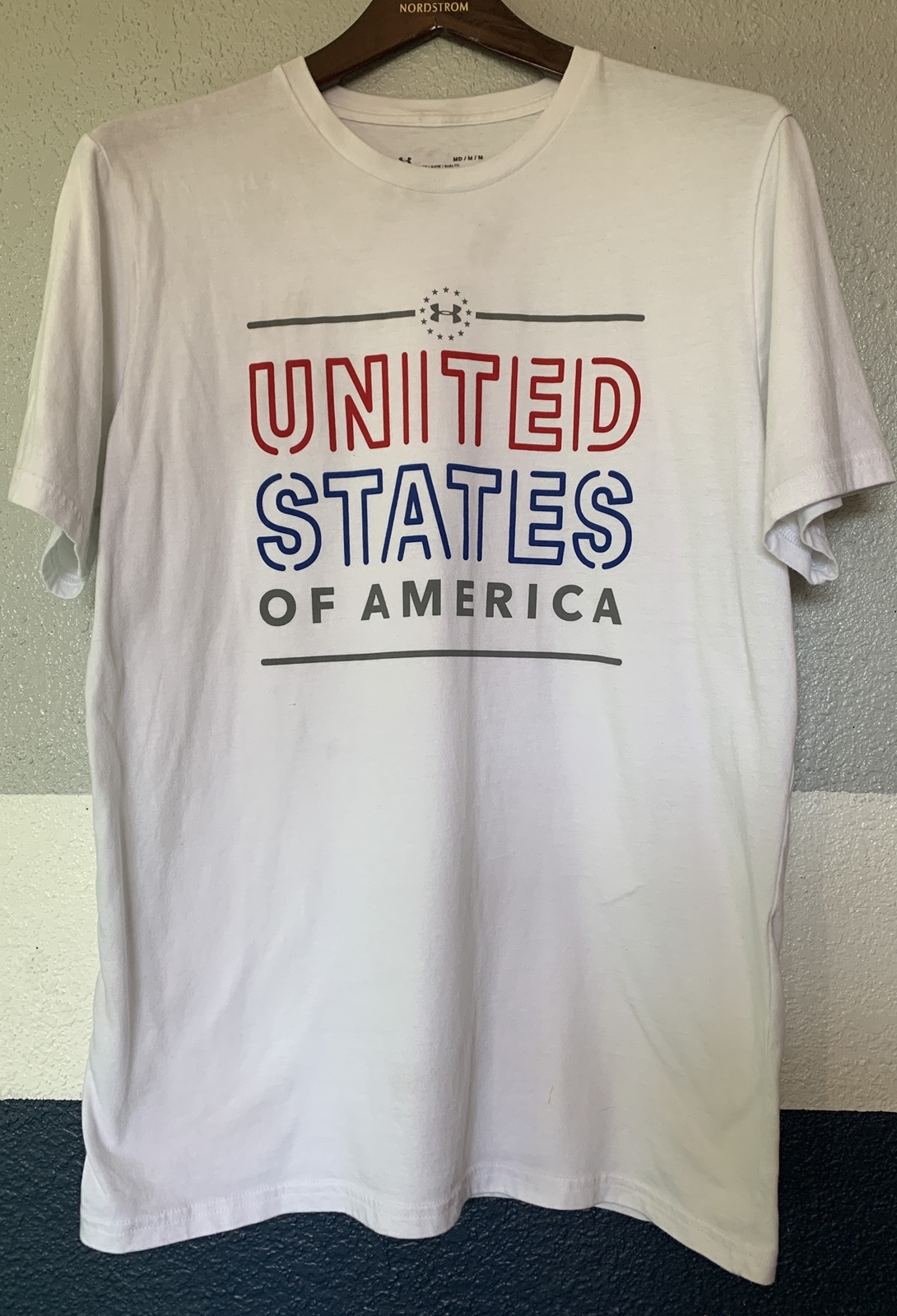 Under Armour Medium Loose United States Of America USA White T-shirt Tee gallery