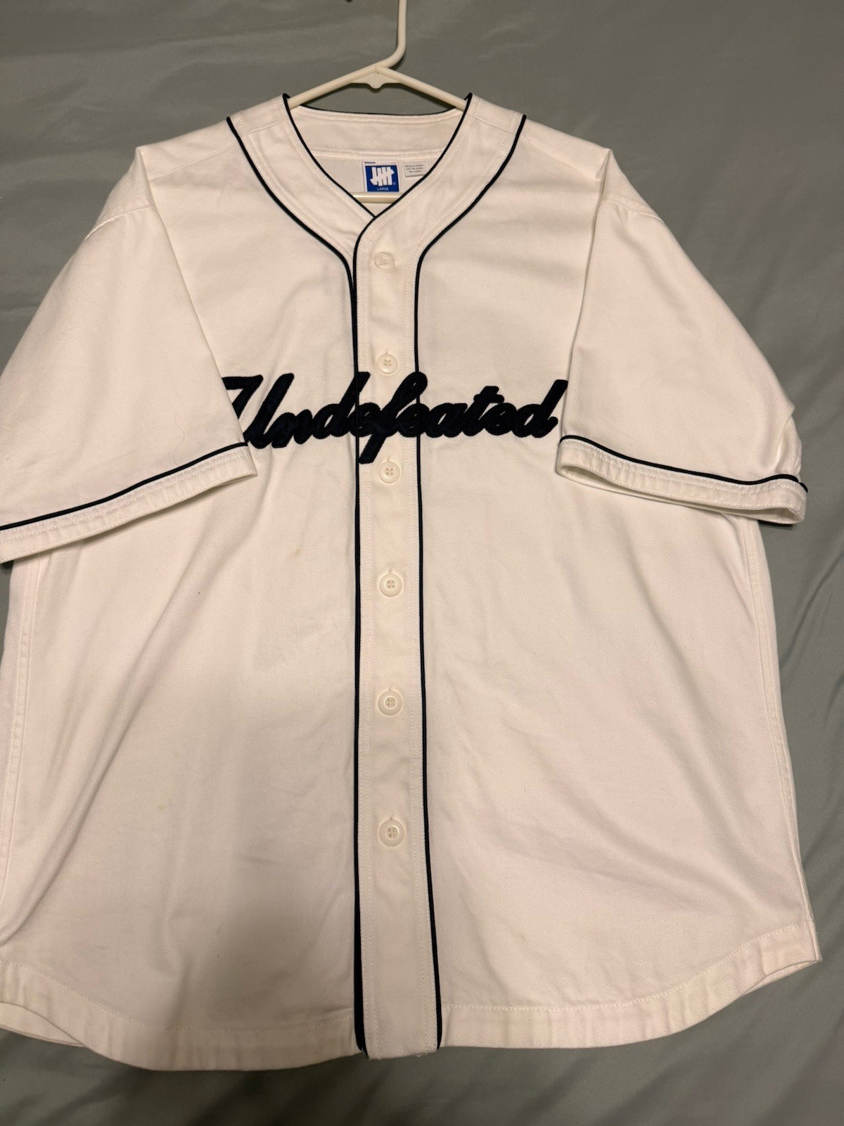 Undefeated White & Dark Navy Baseball Jersey Size Large 2024 gallery