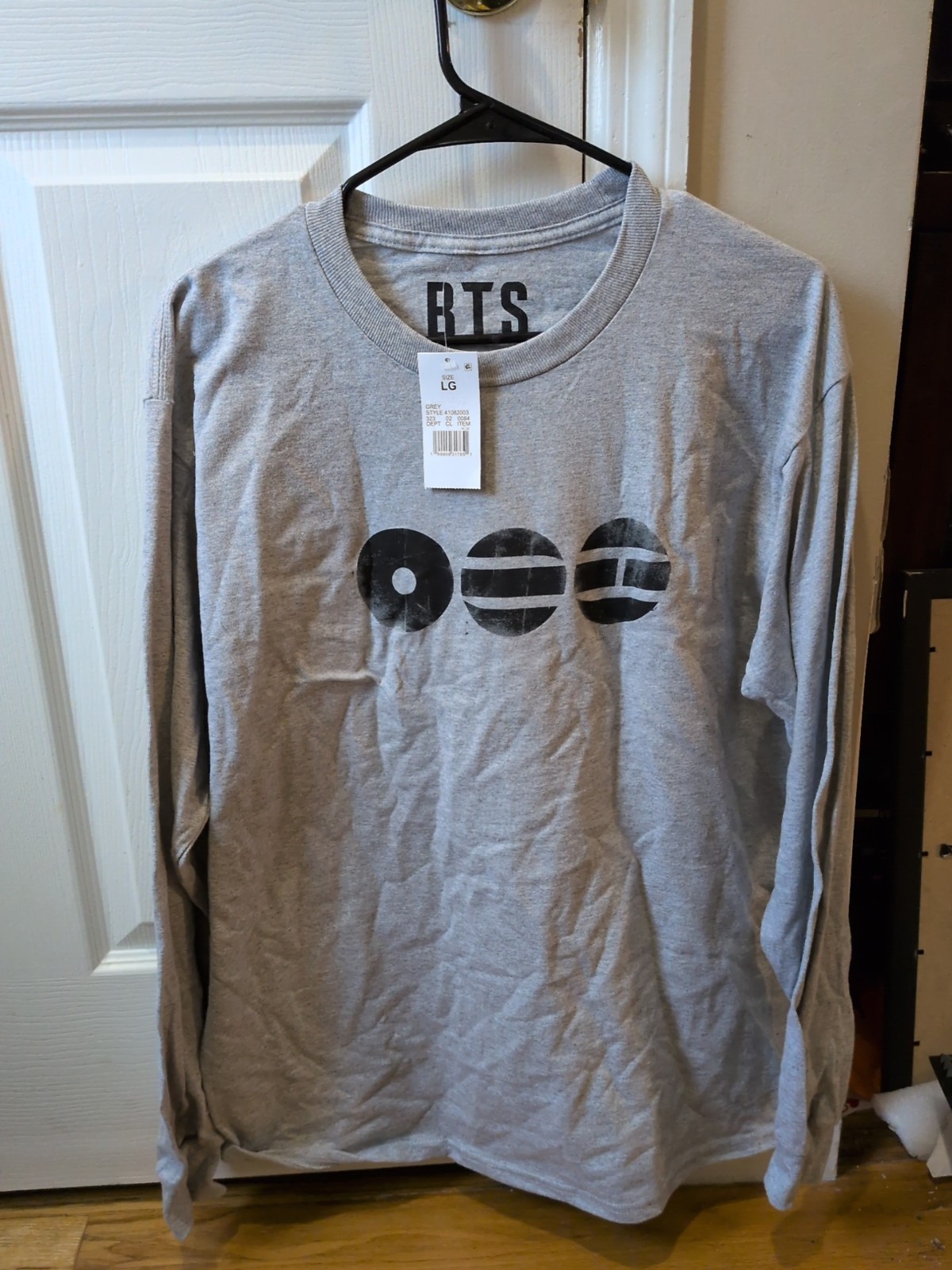 Target Exclusive BTS 2026 BTS Arirang World Tour Gray Long Sleeve T, Size Large gallery