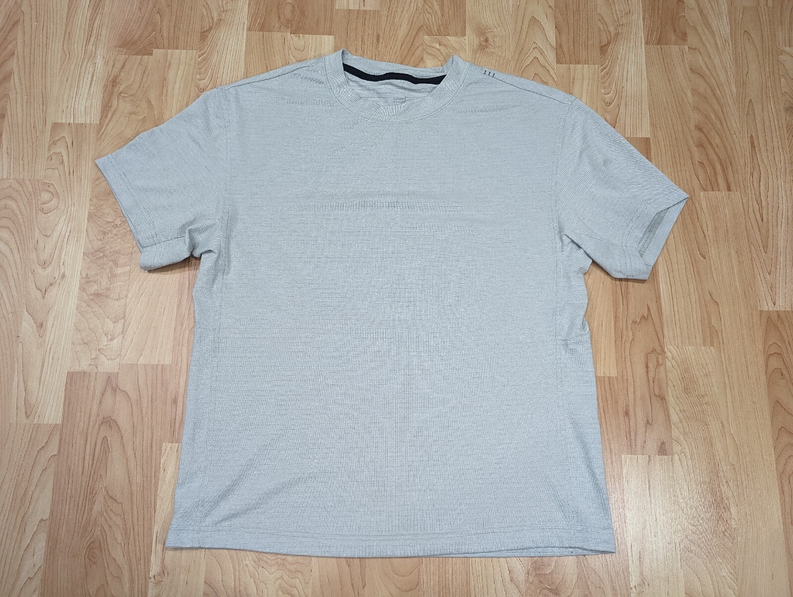 Lululemon Men's T-Shirt Size Medium? Check measurements GUC gallery