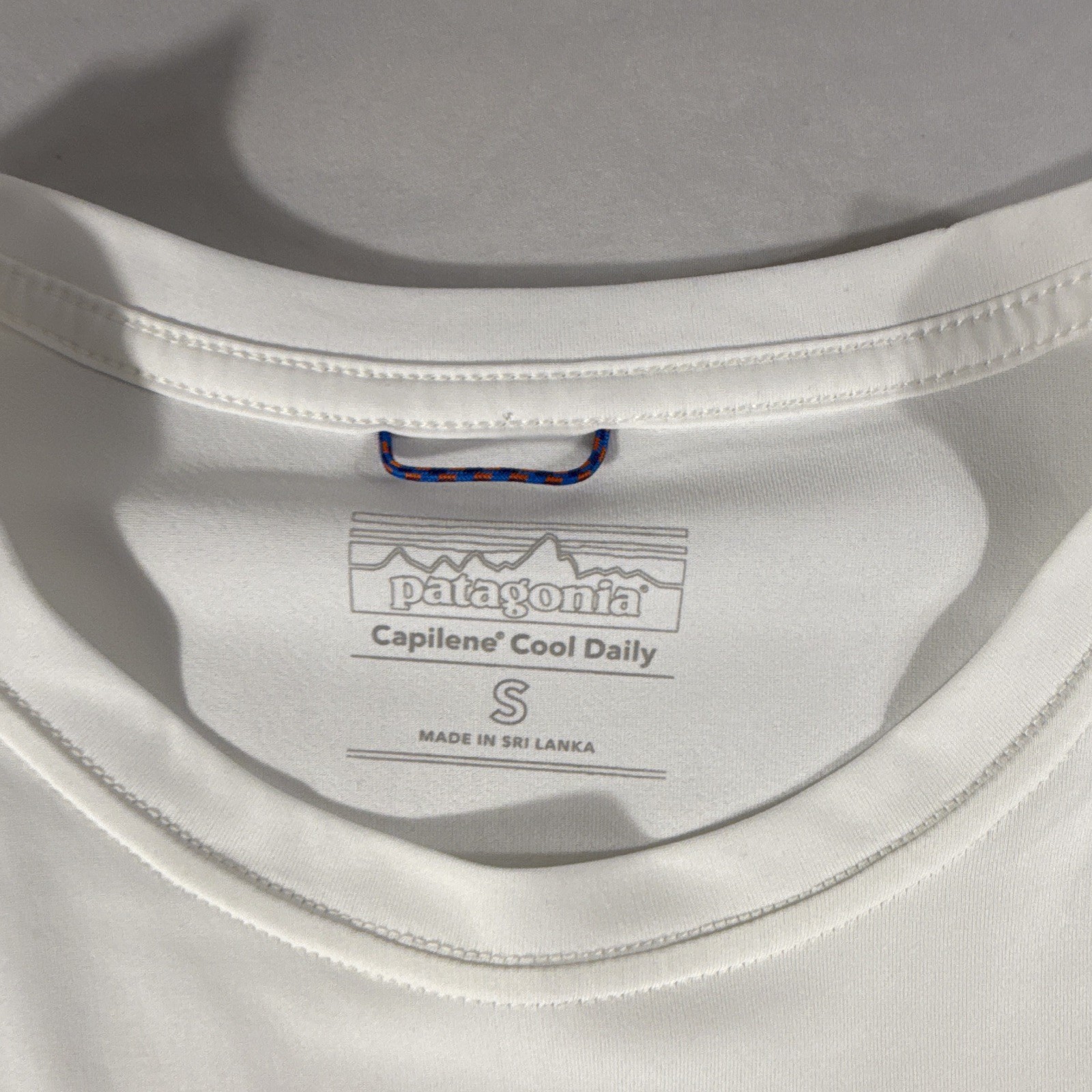 Patagonia Capilene Cool Daily Men's S White Long Sleeve Crew Neck Polyester Tee gallery