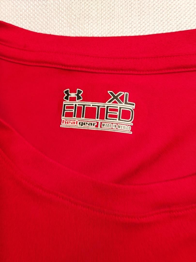 Under Armor Red Fitted Long sleeve, Tshirt, heat gear, stay cool and dry, XL gallery