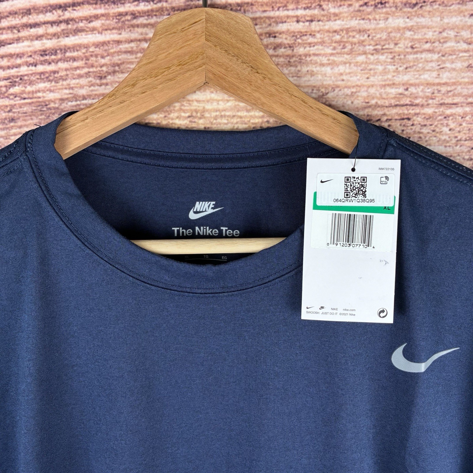 Nike Dri-Fit Men's Training T-Shirt Navy Blue Silver Swoosh XL 727982-451 NWT gallery