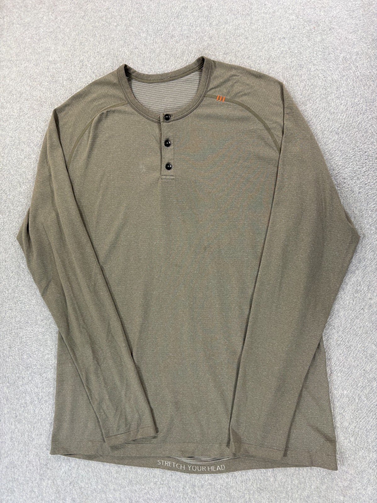 Lululemon Performance Long Sleeve Henley Polo Shirt (Men's XL) Green gallery
