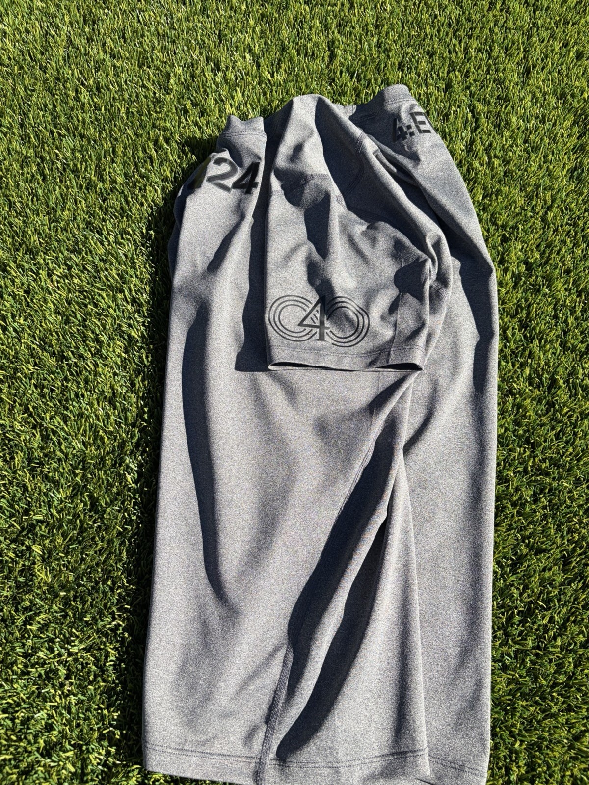 *BRAND NEW* 224 Grey Compression Shirt (Men’s XS) gallery