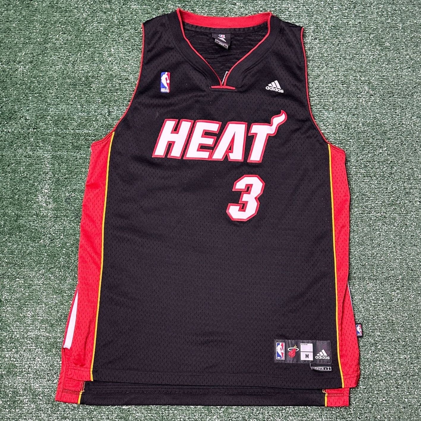 Vtg Miami Heat Dwayne Wade #3 Jersey Men’s Medium gallery