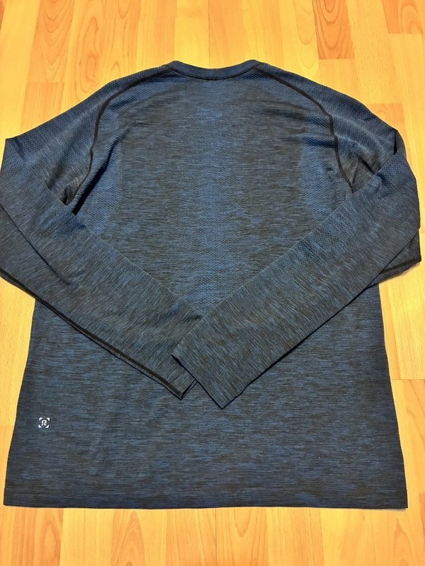 Lululemon Long Sleeve Blue Medium Athletic Workout Leisure Shirt gallery