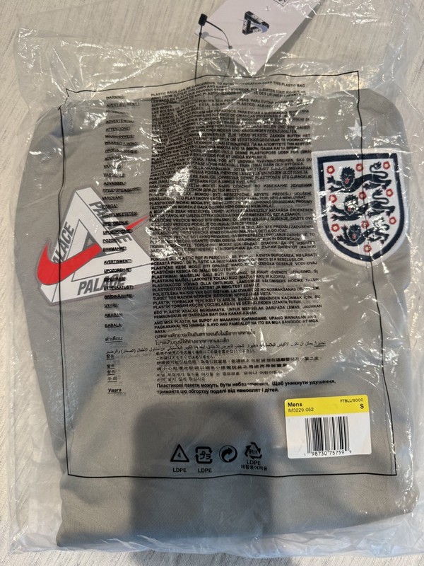 Palace x Nike England --- Dri-FIT Strike Drill Top Grey/Crimson size: SMALL (S) gallery