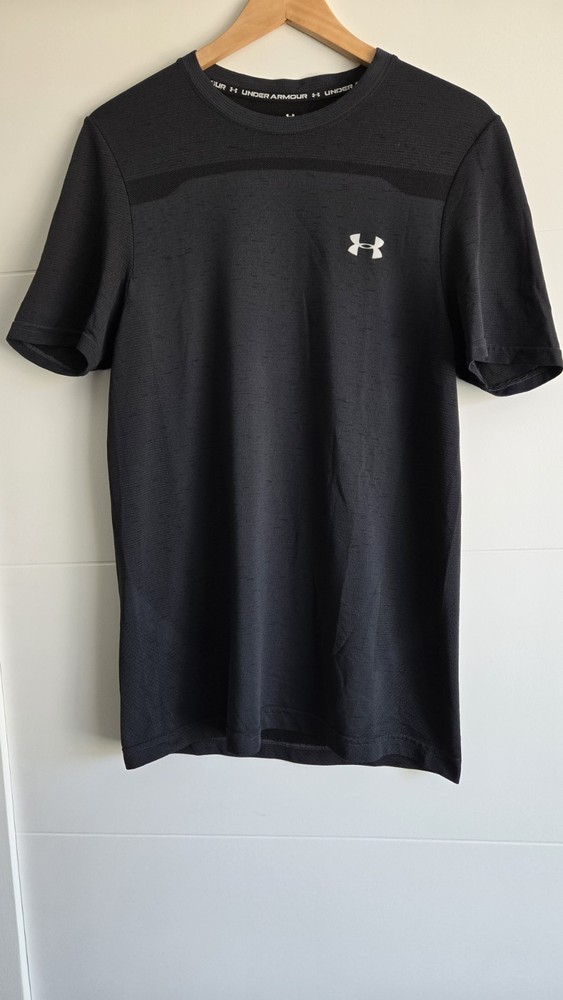 Under Armour Men's Seamless Short-Sleeve T-Shirt Black Medium