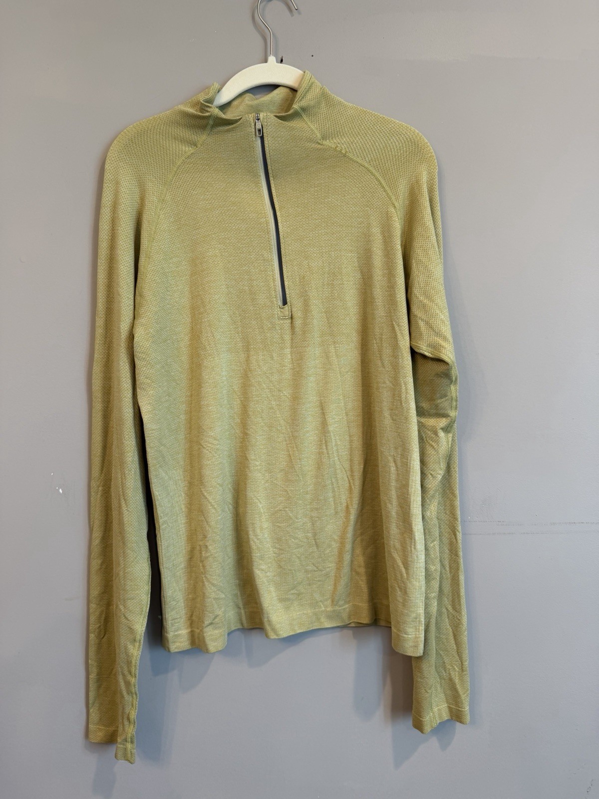 Lululemon Metal Vent 2.0 Pullover Men's M Auric Gold/Dew Tech 1/2 Zip Gym FLAW gallery