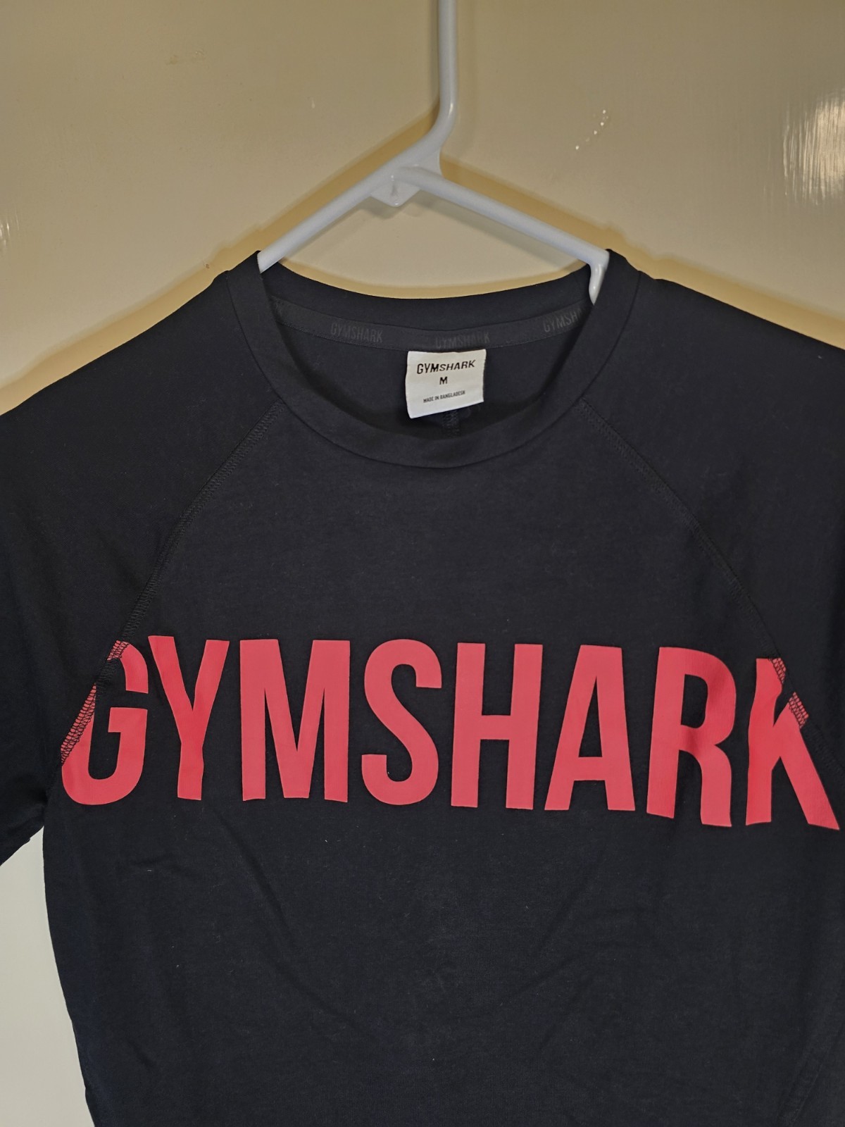 Gymshark Men’s Short Sleeve Shirt Size Medium Gym Black Red Letters gallery