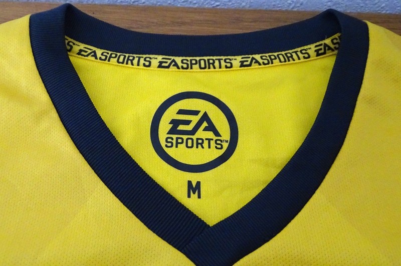 EA Sports FIFA 17 Ultimate Team Football Jersey T-Shirt Men's EU Size M gallery