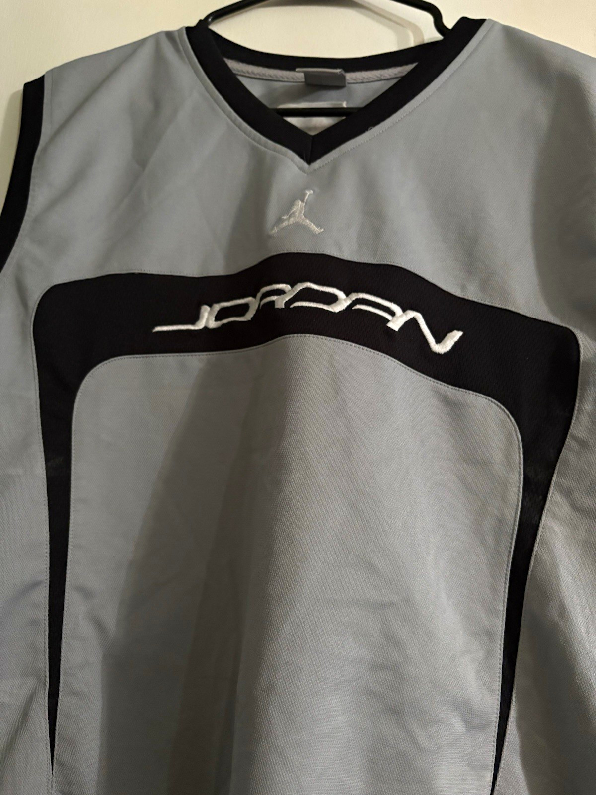 Jordan Jumpman Men’s L Gray/Black Colorblock Basketball Jersey Tank V-Neck gallery