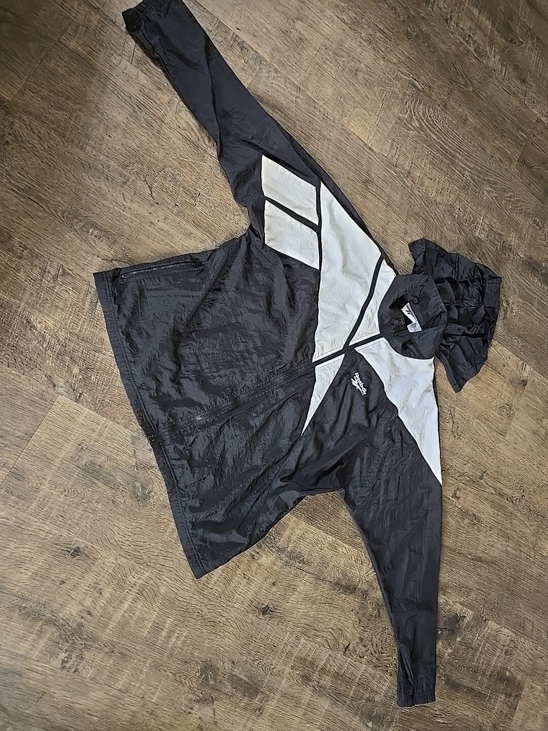 Vintaged Classic 90s Retro Reebok Windbreaker Hidden Hoodie Full Zip Jacket sz L gallery