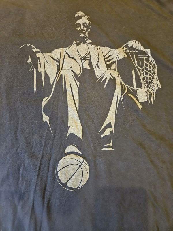 UA UNDER ARMOUR Charged Abraham Abe Lincoln Basketball Hoops Mens Tee T-Shirt S gallery