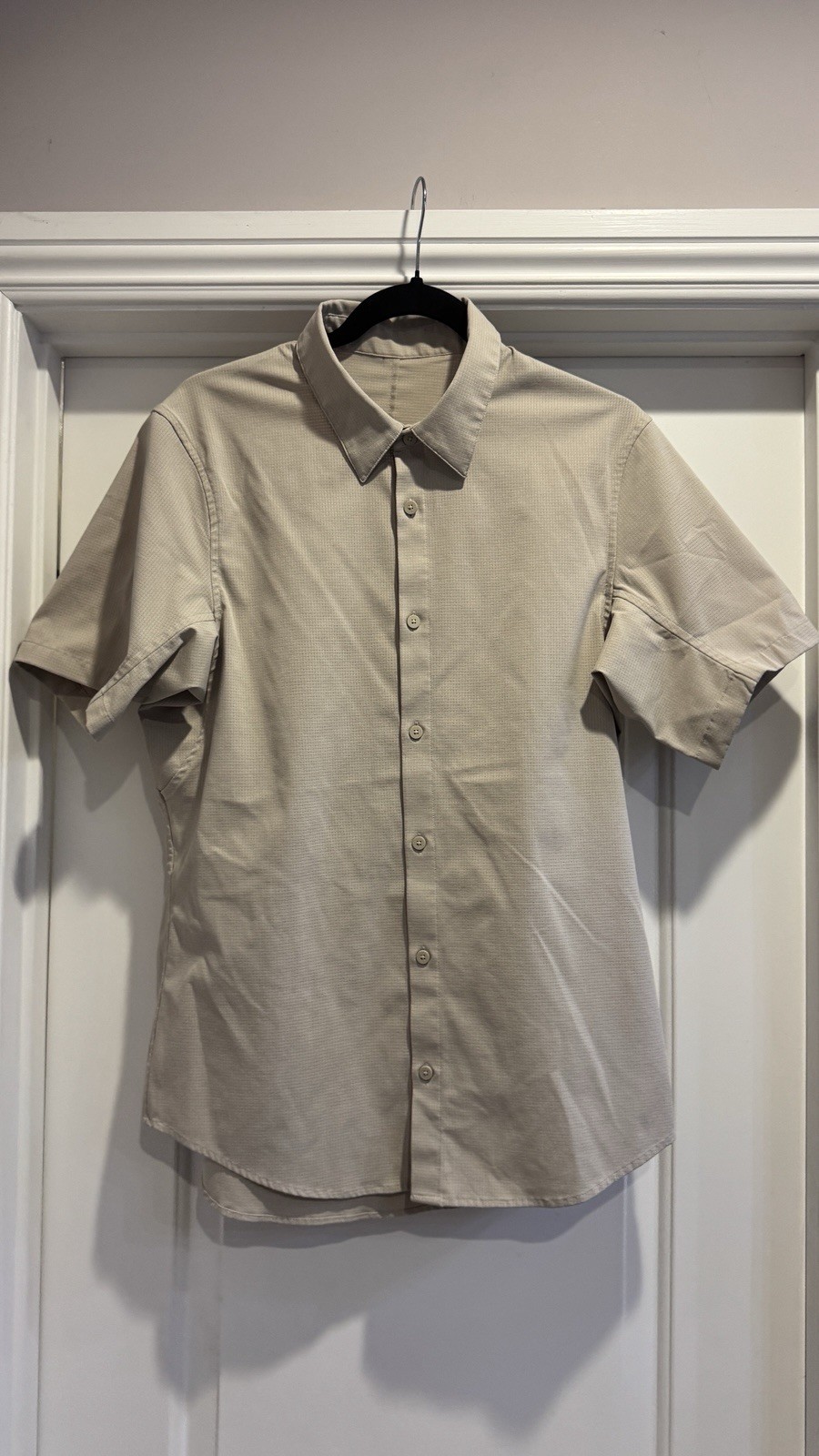 LULULEMON WSDN Beige Airing Easy SS Button Shirt Top Men's Medium gallery
