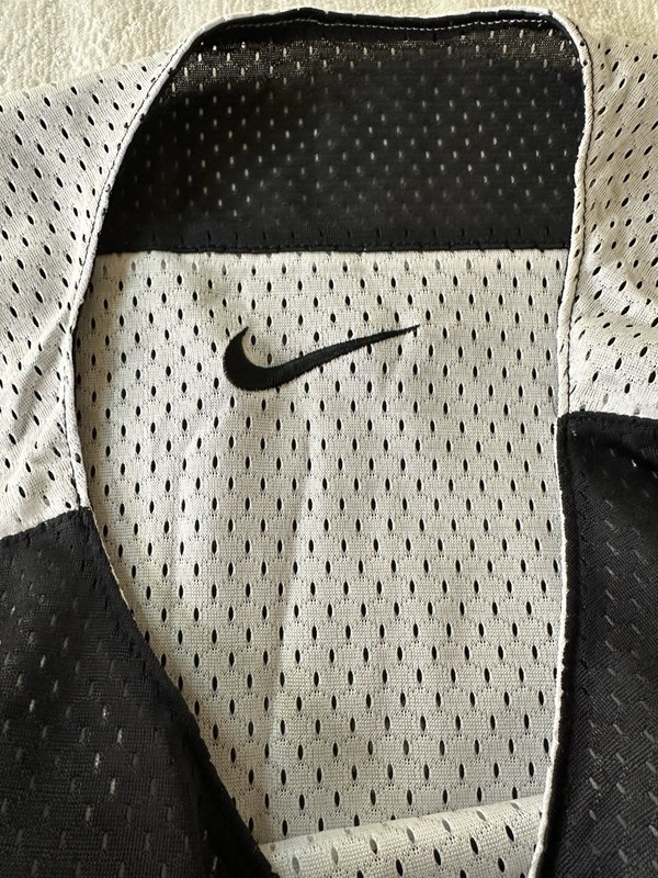 Nike Practice Reversible White And Black Basketball Jersey Mens Size XL gallery